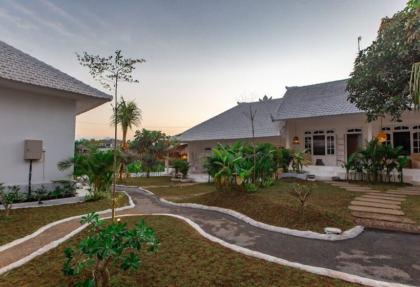 تختخواب و صبحانه The Manik Toya