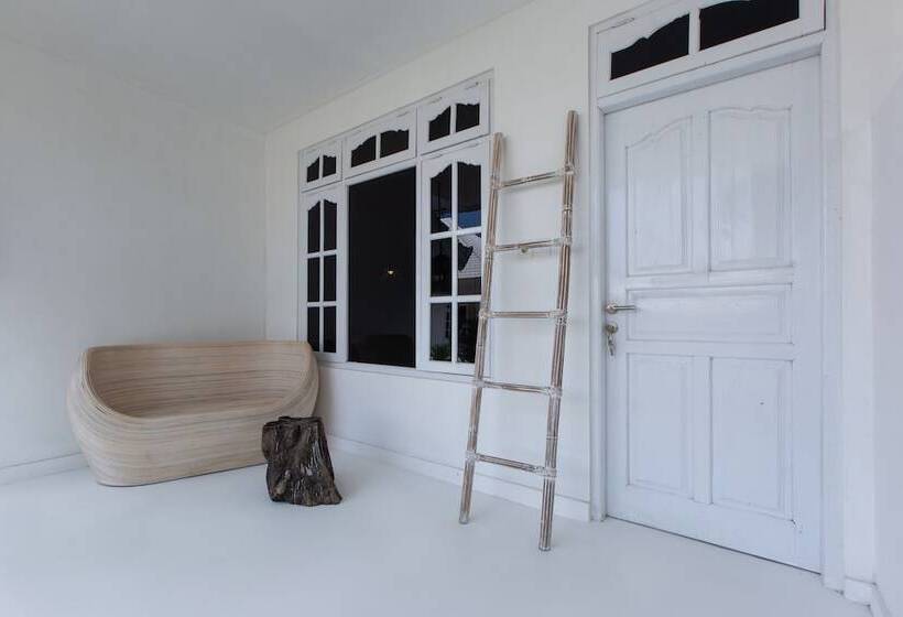 تختخواب و صبحانه The Manik Toya