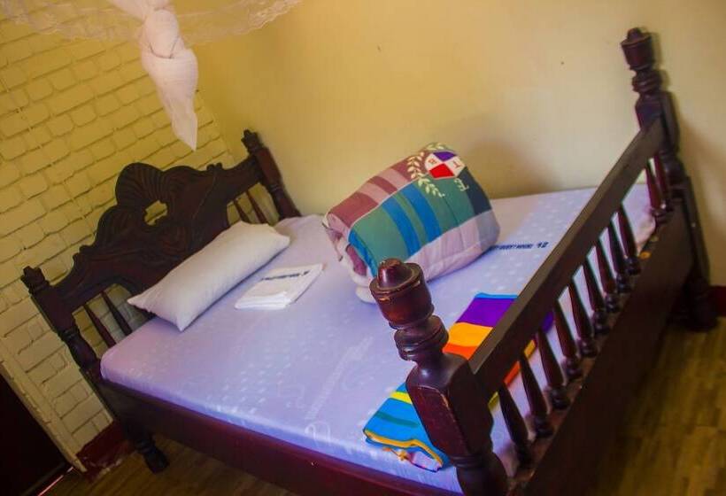 هتل Ebenezer Guest House