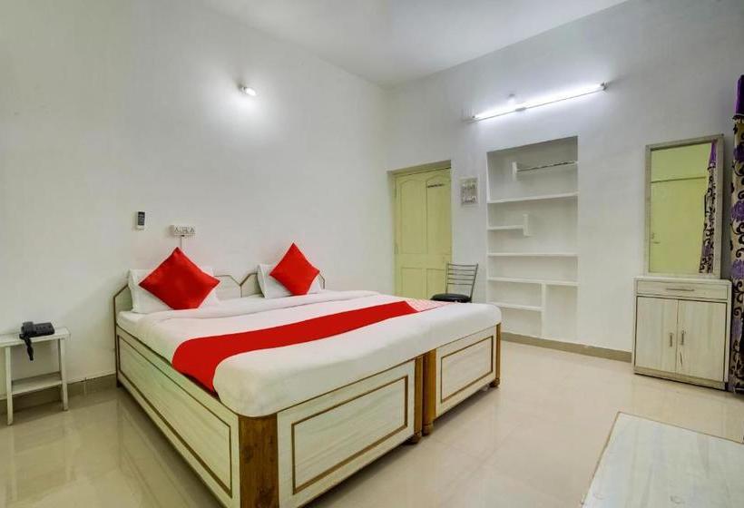 Отель Executives Palace By Oyo Rooms