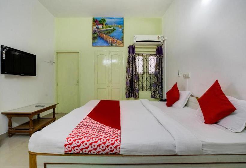 Отель Executives Palace By Oyo Rooms