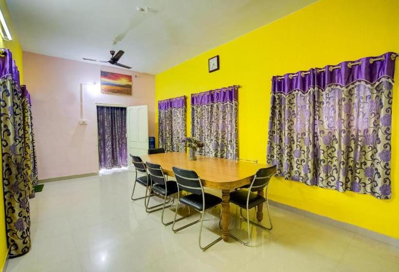 Отель Executives Palace By Oyo Rooms