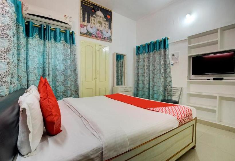 Отель Executives Palace By Oyo Rooms