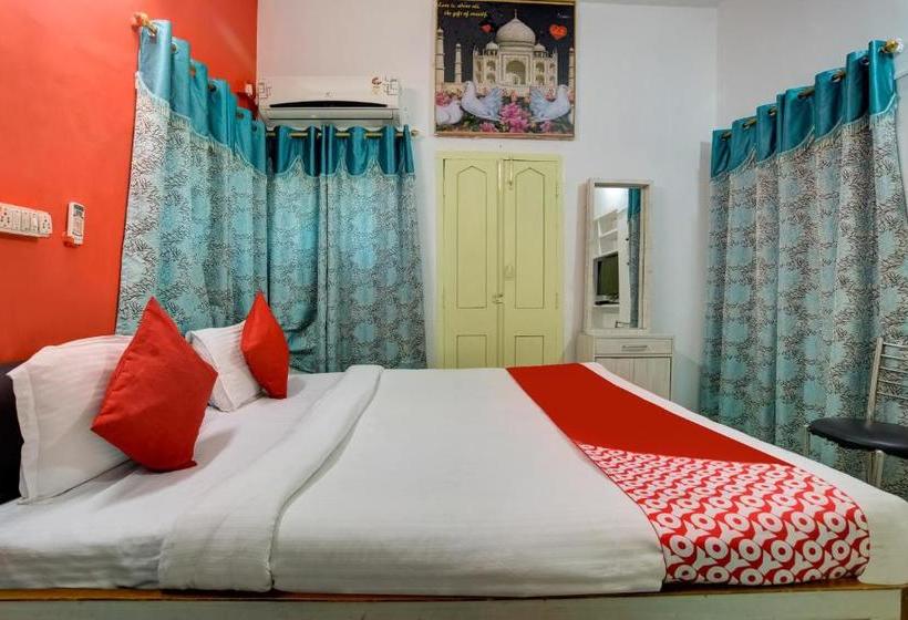 Отель Executives Palace By Oyo Rooms