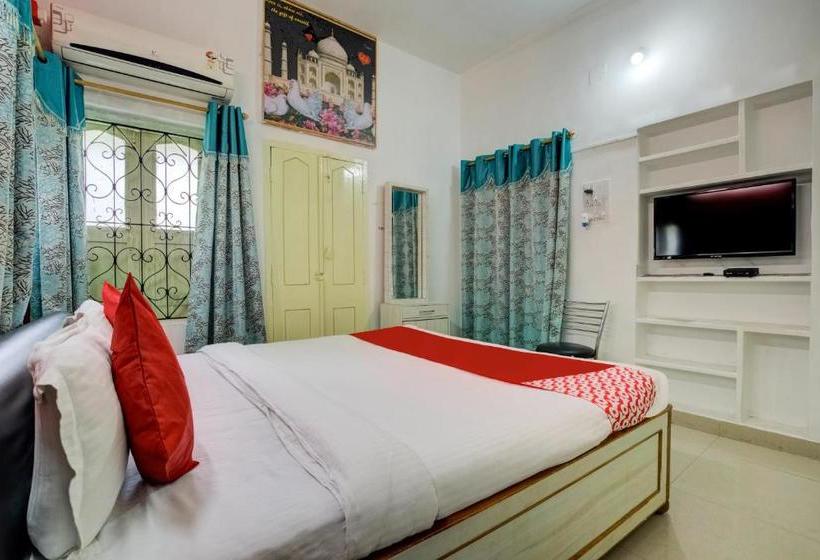 Отель Executives Palace By Oyo Rooms