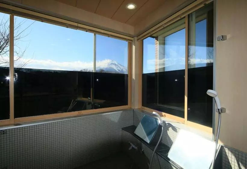 ペンション Silver Spray Yamanakako