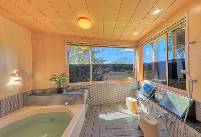 بنسيون Silver Spray Yamanakako