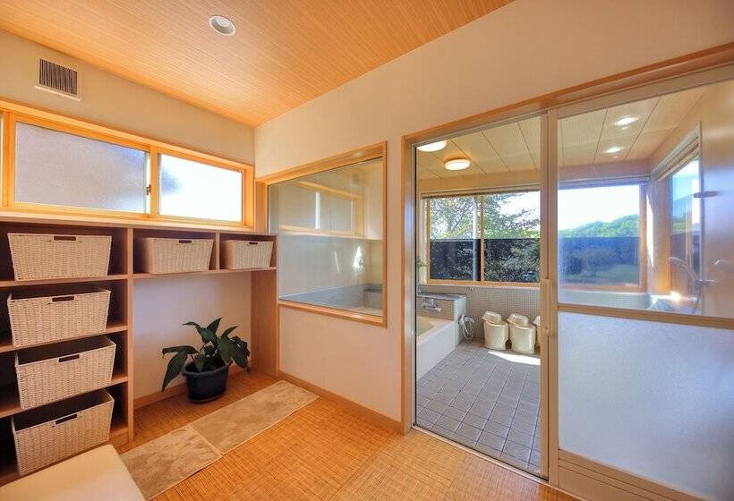 بنسيون Silver Spray Yamanakako