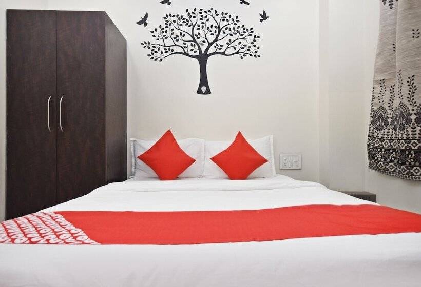 Spot On 29030 Hotel Royal Front