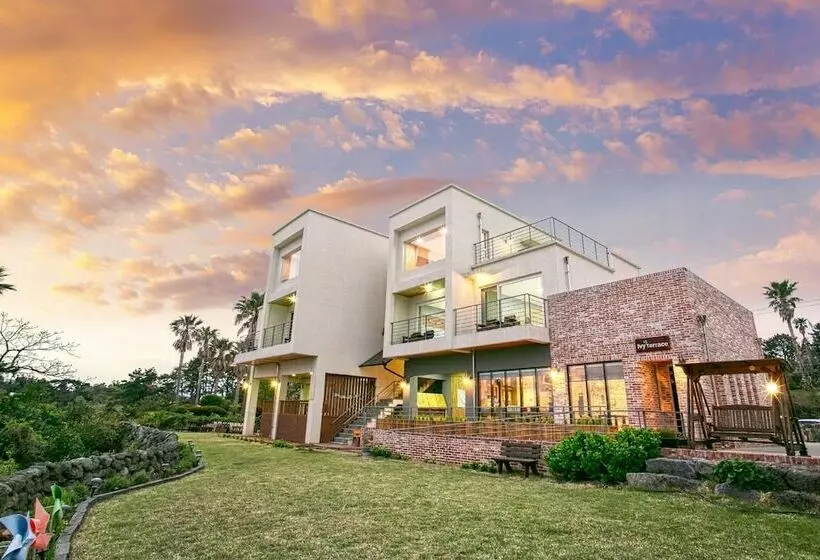 Jeju Sunjinhanga Pension