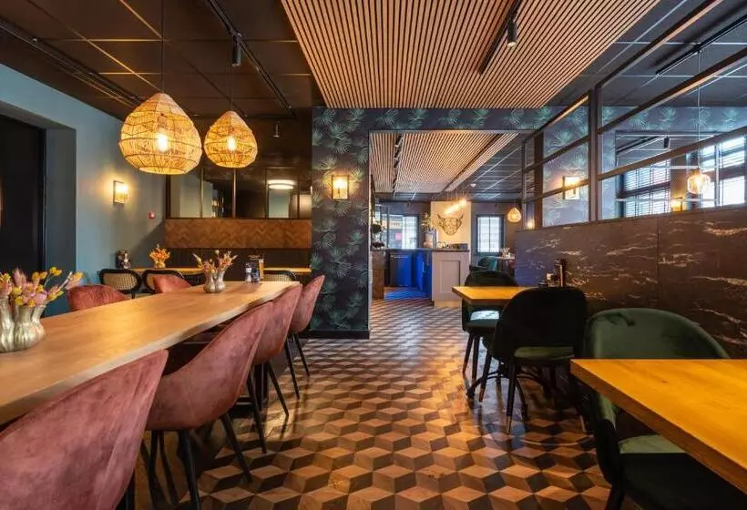 Hotelli Appartementen Klaver Vier