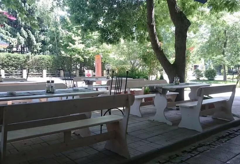 Yassen Holiday Village