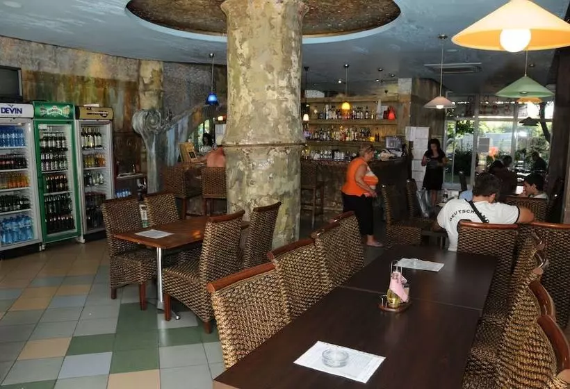 Yassen Holiday Village