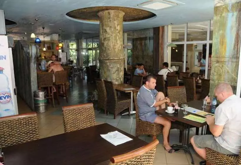 Yassen Holiday Village