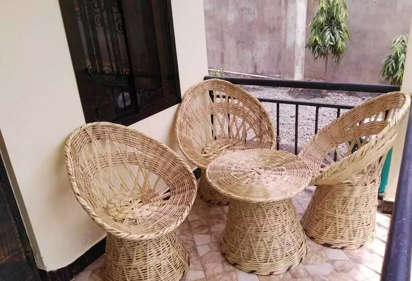 Mtango House Sakina   Hostel