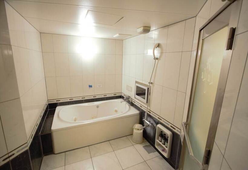 هتل Lala Pat1   Adults Only