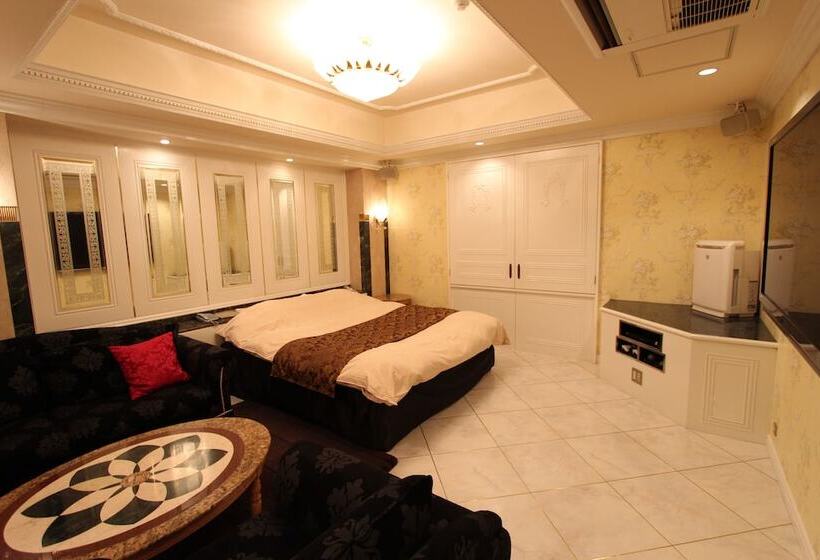 هتل Lala Pat1   Adults Only