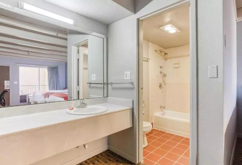ホテル Oxford Inn, Lincoln Blvd