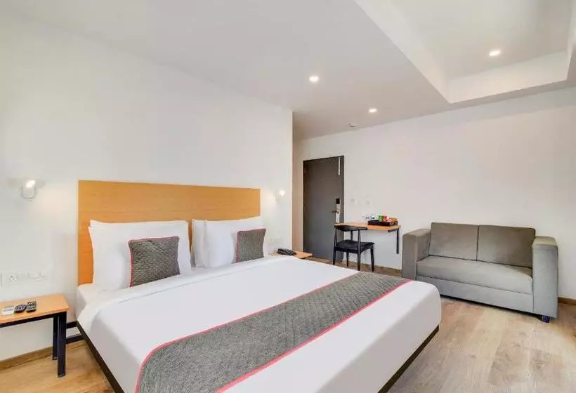 ホテル Oyo Townhouse 174 Gandhipuram