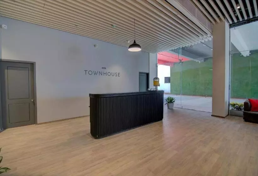 ホテル Oyo Townhouse 174 Gandhipuram