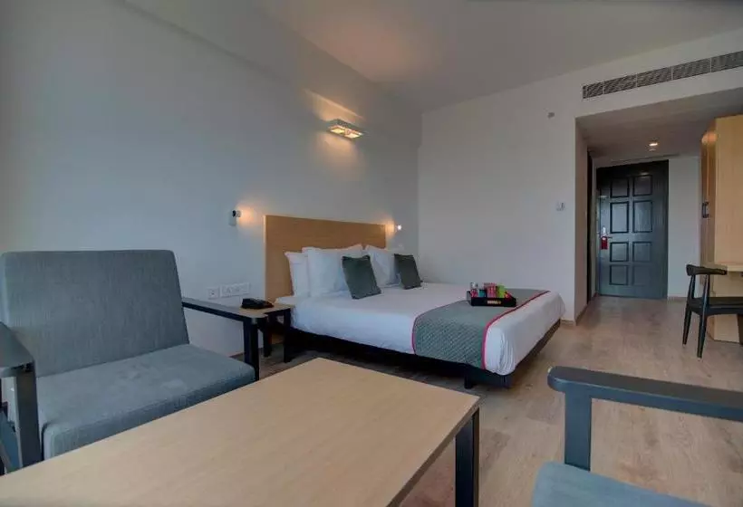ホテル Oyo Townhouse 174 Gandhipuram