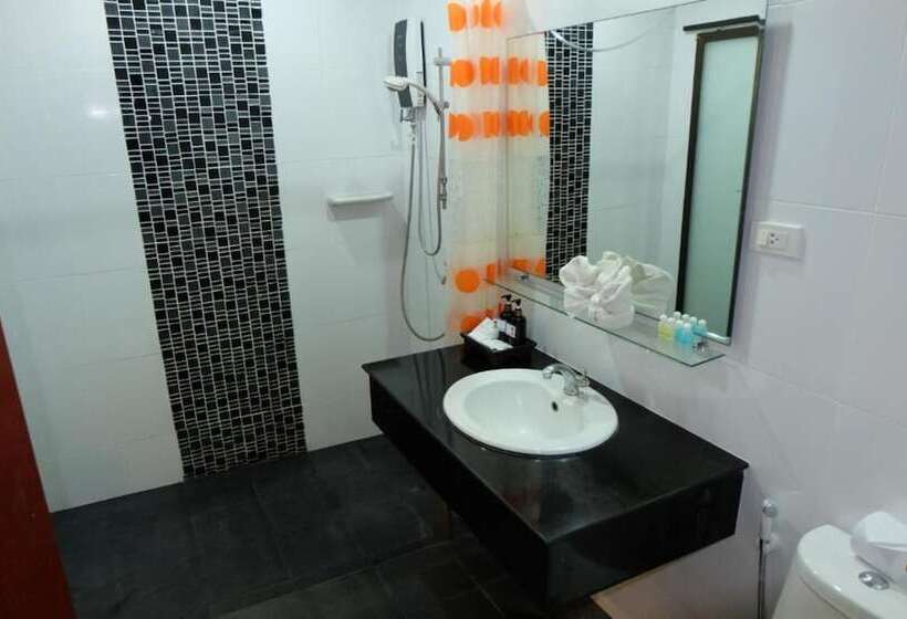 Hotelli Rawai Suites Phuket