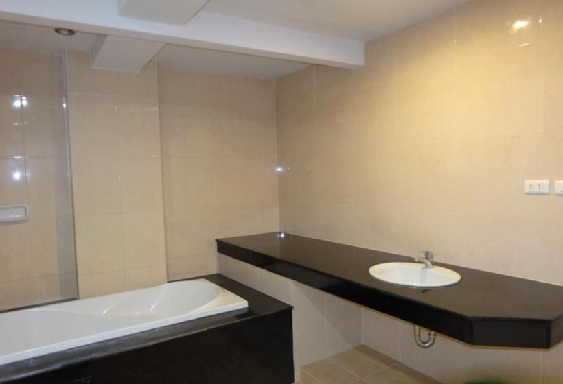 Hotelli Rawai Suites Phuket