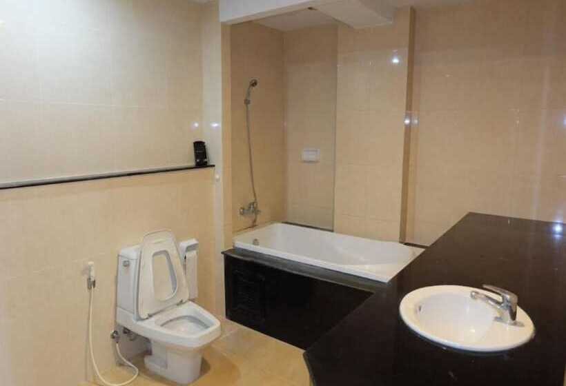 Hotelli Rawai Suites Phuket