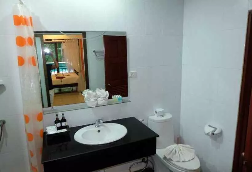 Hotelli Rawai Suites Phuket