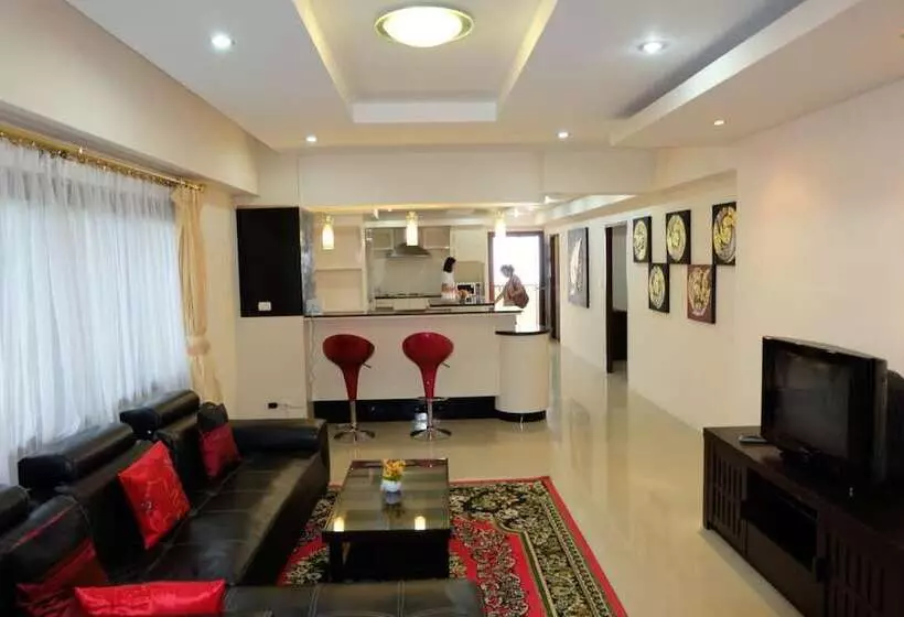 Hotelli Rawai Suites Phuket