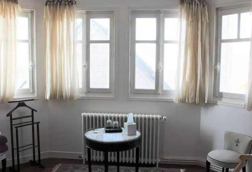 ベッドアンドブレックファースト La Poignardière