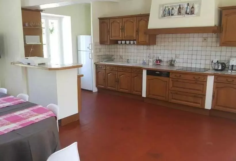 ベッドアンドブレックファースト La Poignardière