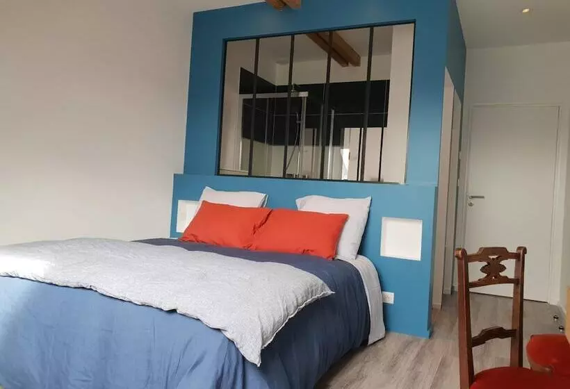 ベッドアンドブレックファースト La Poignardière