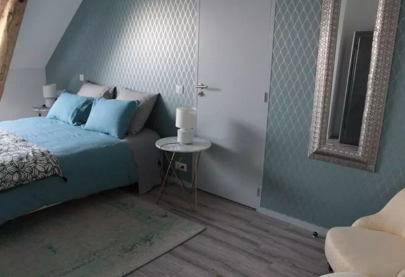 ベッドアンドブレックファースト La Poignardière