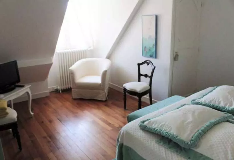 ベッドアンドブレックファースト La Poignardière