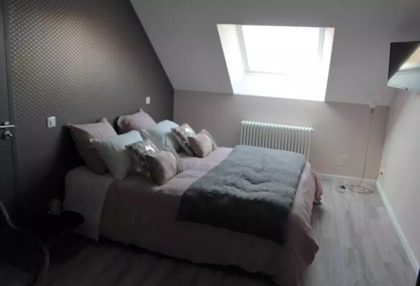 ベッドアンドブレックファースト La Poignardière