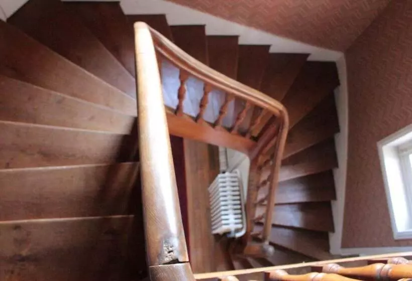 ベッドアンドブレックファースト La Poignardière