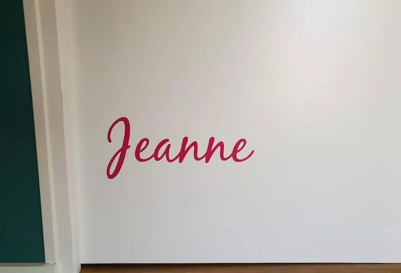 ベッドアンドブレックファースト La Poignardière