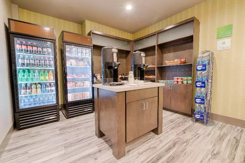 בית מלון כפרי Holiday Inn Knoxville N   Merchant Drive, An Ihg