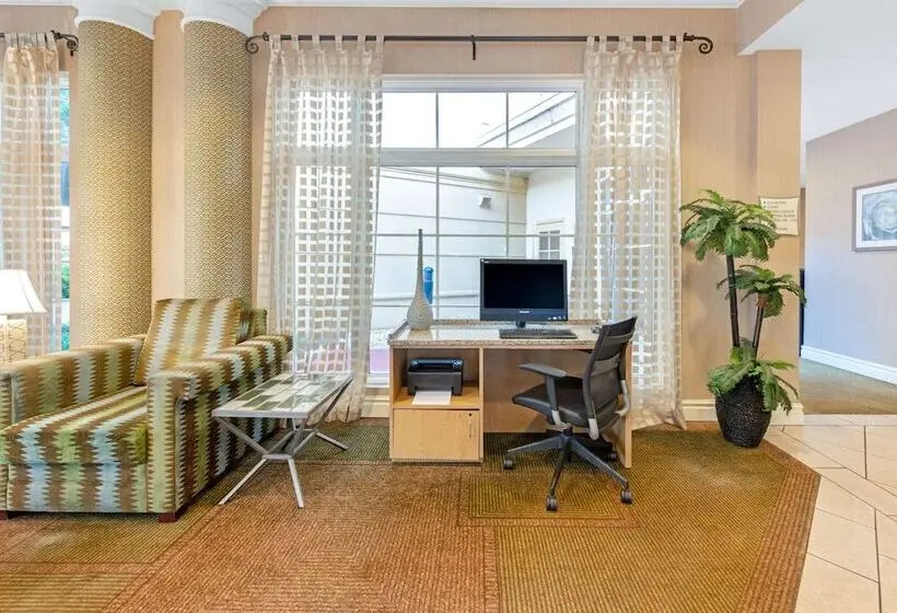 בית מלון כפרי La Quinta By Wyndham Usf