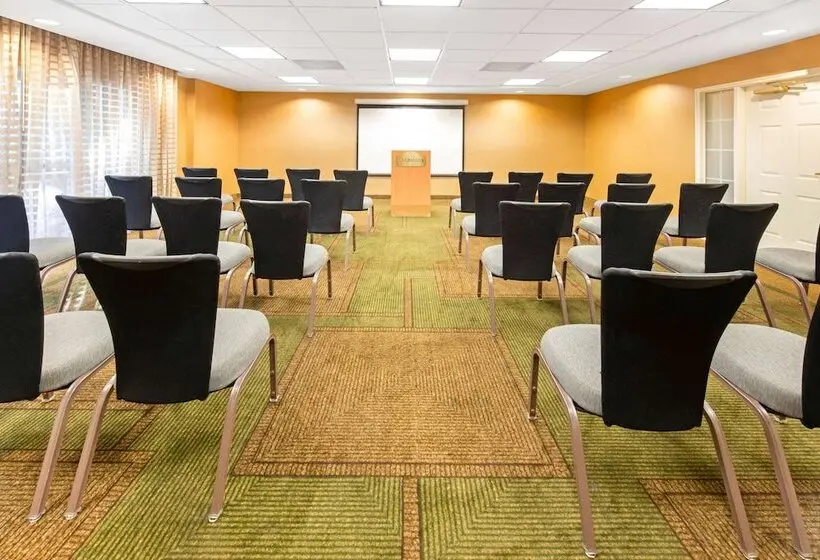 בית מלון כפרי La Quinta By Wyndham Usf