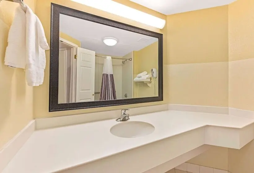 בית מלון כפרי La Quinta By Wyndham Usf