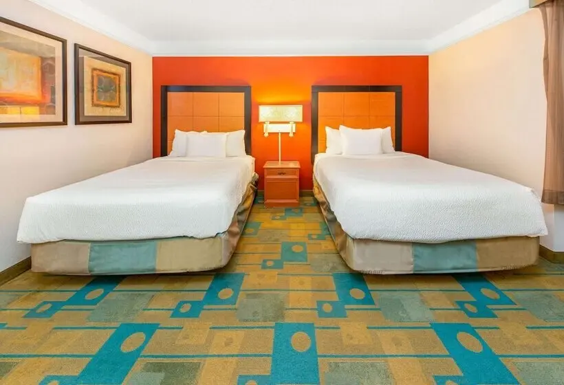 בית מלון כפרי La Quinta By Wyndham Usf