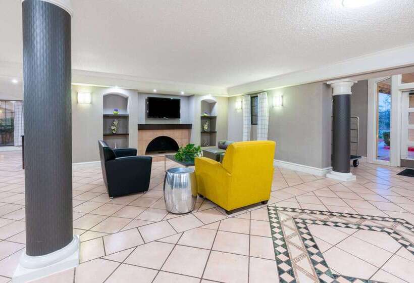 فندق Super 8 By Wyndham The Woodlands North