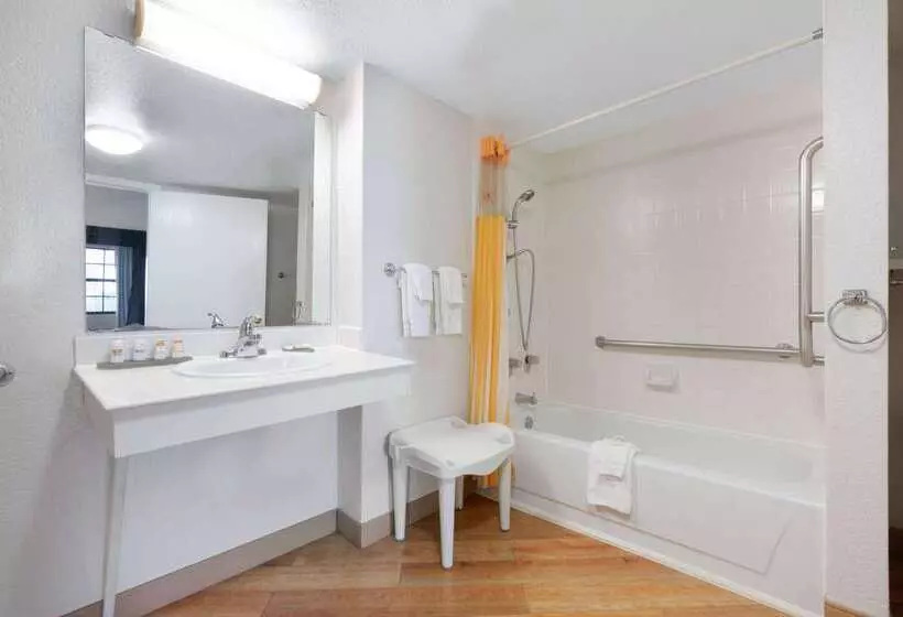 酒店 Super 8 By Wyndham The Woodlands North