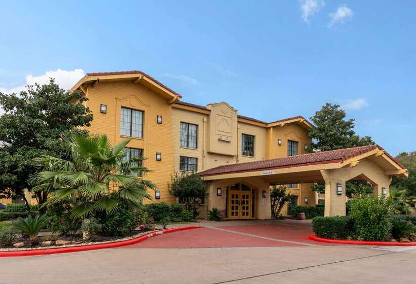 فندق Super 8 By Wyndham The Woodlands North