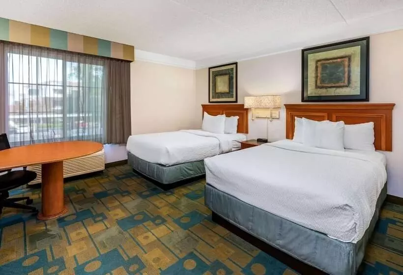 Отель La Quinta By Wyndham Phoenix West Peoria