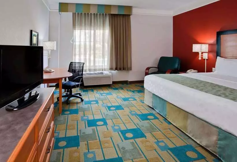 هتل La Quinta By Wyndham Usf