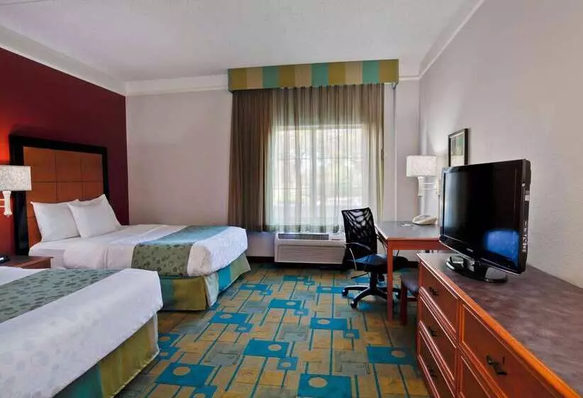 هتل La Quinta By Wyndham Usf