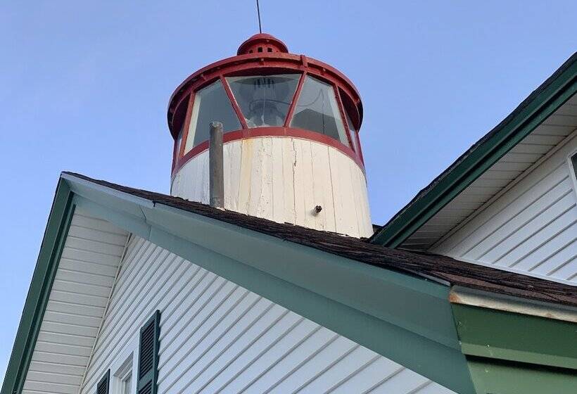 בית מלון כפרי Lighthouse Inn Cape Cod